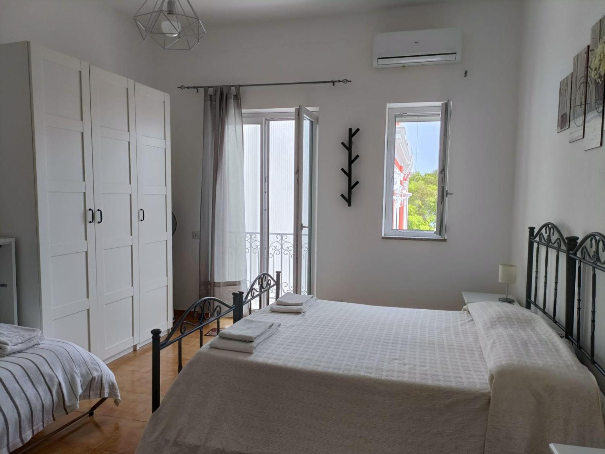 A Casicedda Vila Lípara Exterior foto
